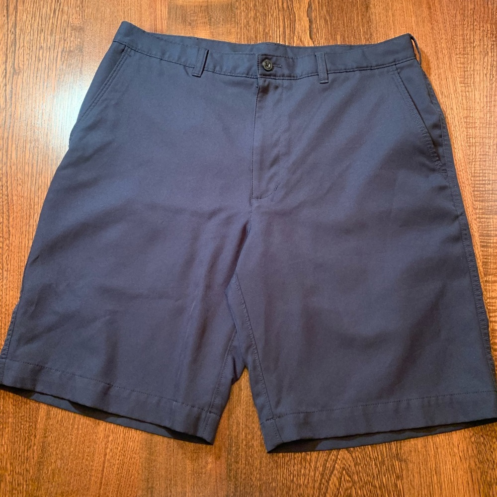 PGA TOUR Men’s EUC Golf Shorts, Size 34